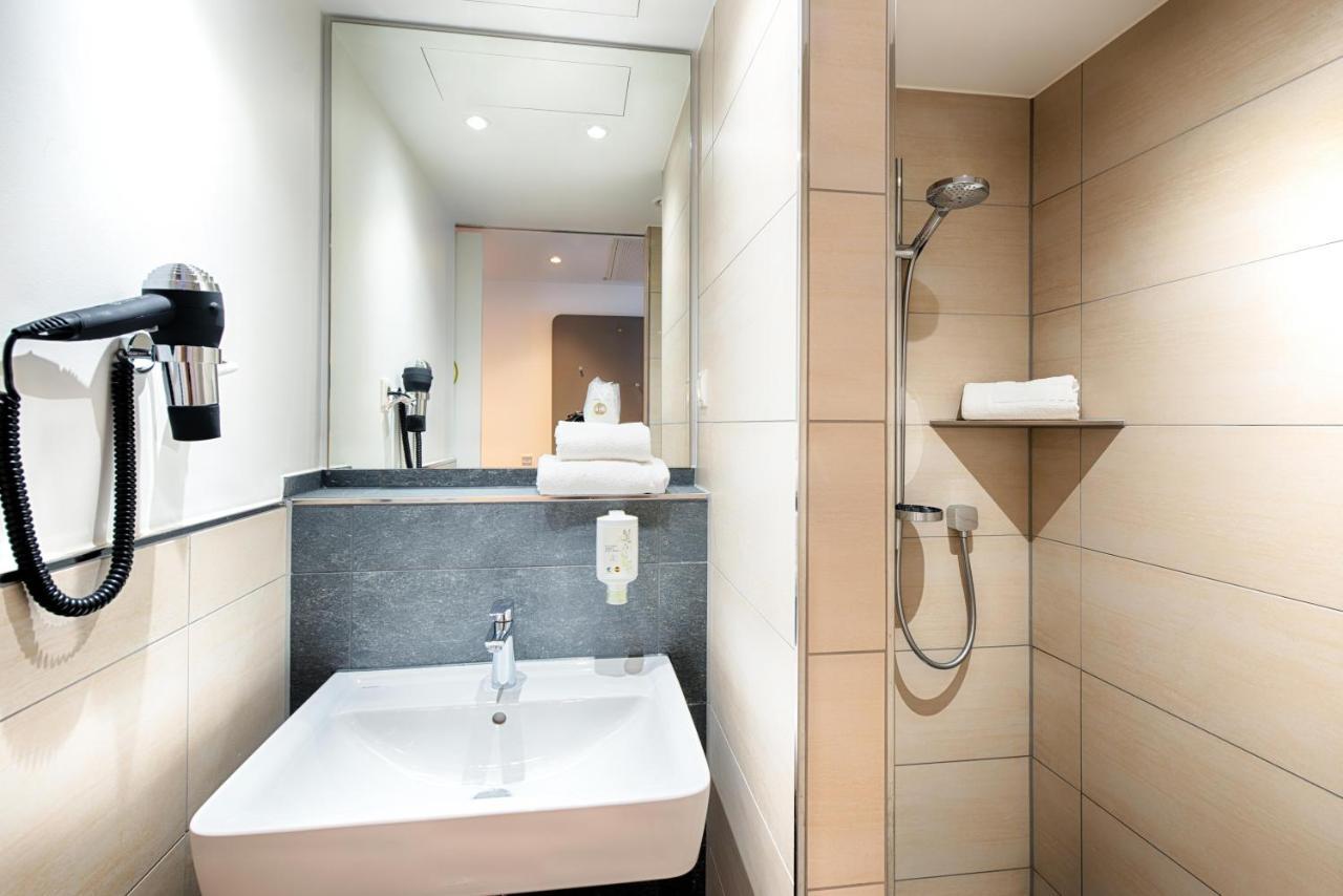 Augsburg-west Отель 3*